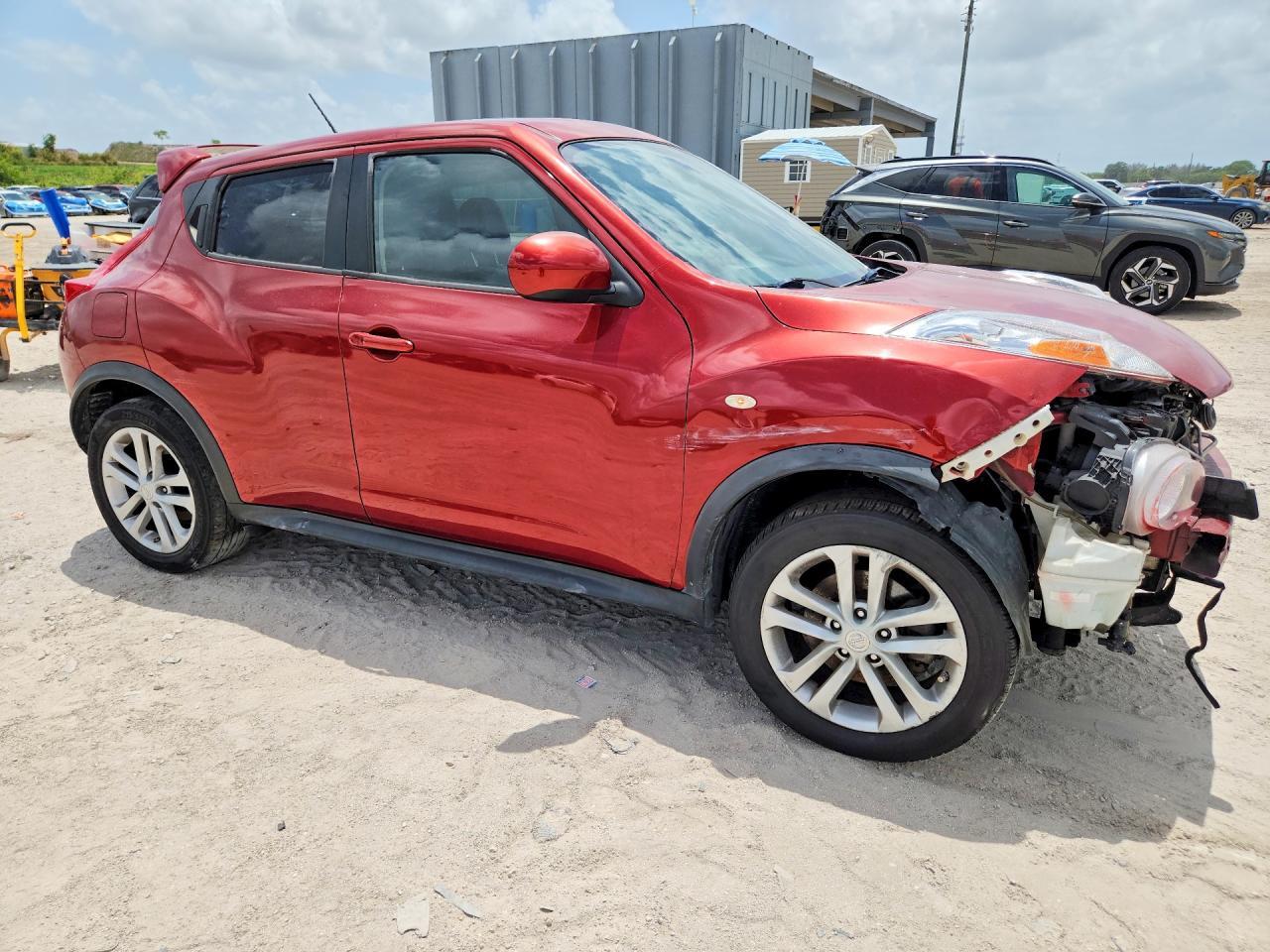 2011 Nissan Juke S - Фото 4