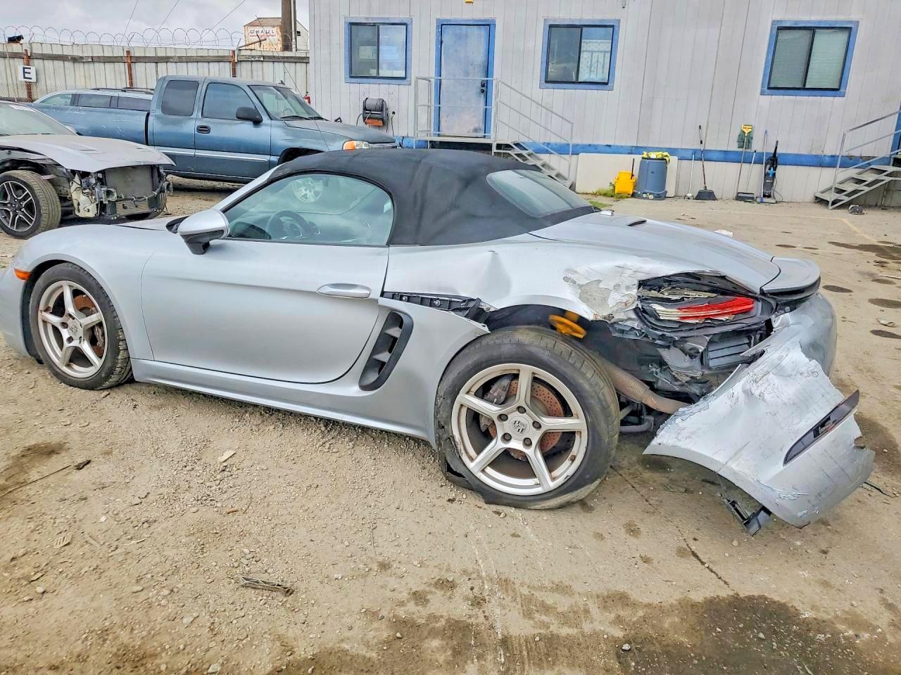 2017 Porsche Boxster - Фото 2