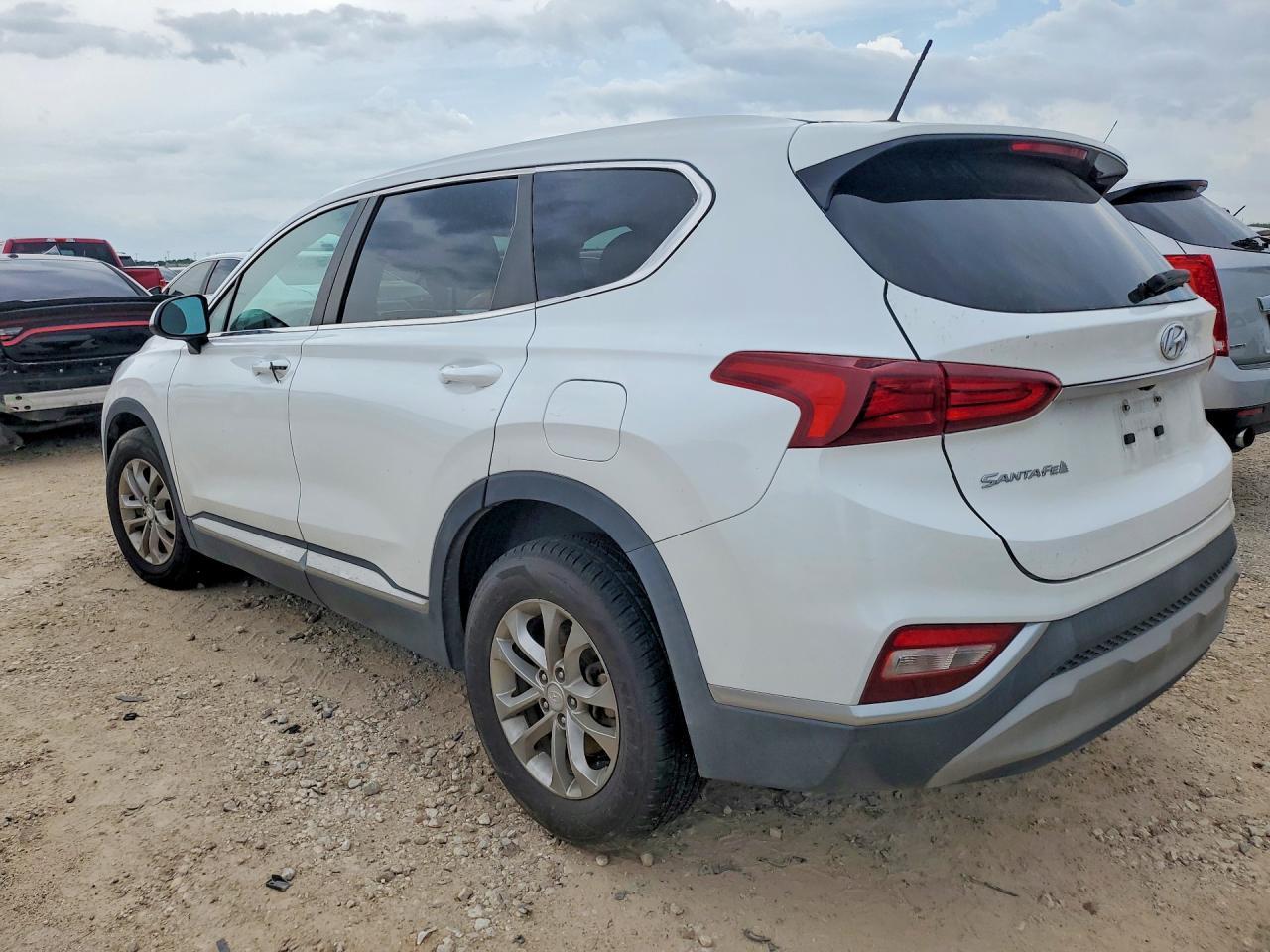 2020 Hyundai Santa Fe Se - Image 2
