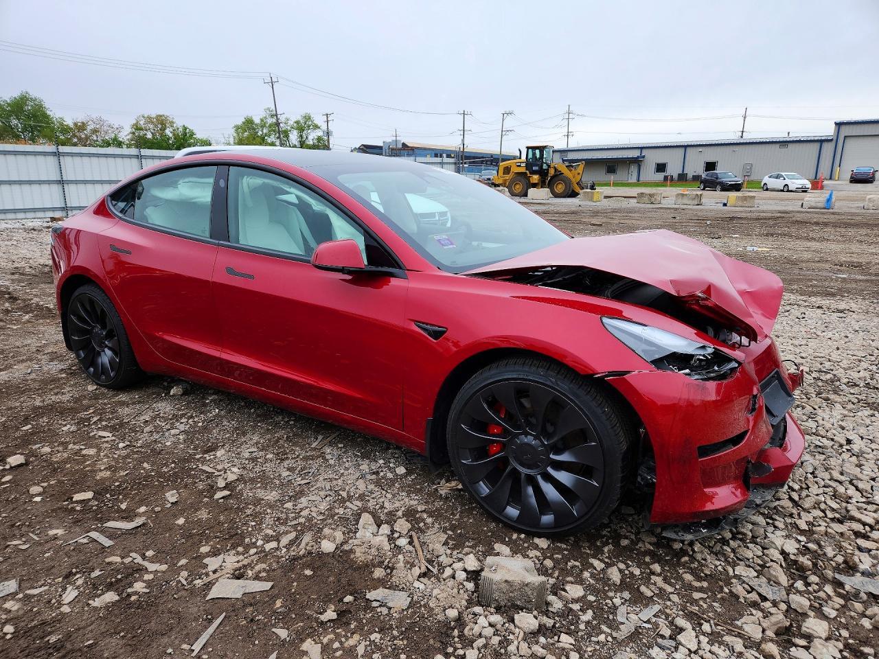 2023 Tesla Model 3 - Фото 4