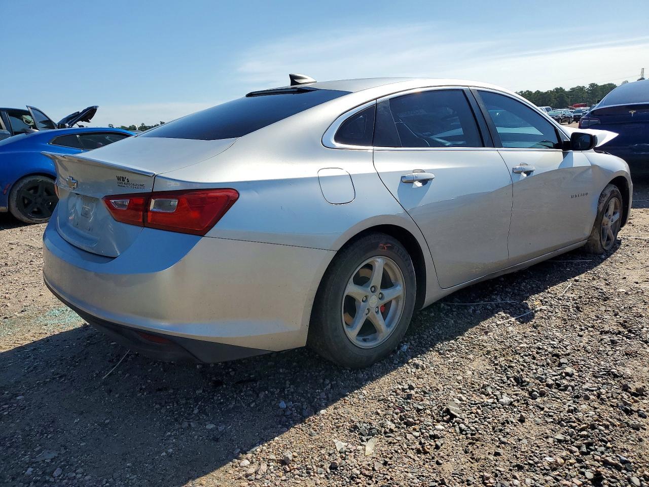 2018 Chevrolet Malibu Ls - Image 3