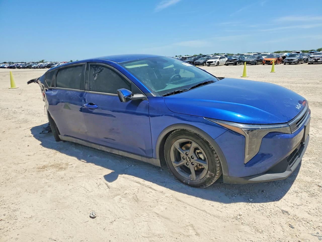 2025 Kia K4 - Image 4