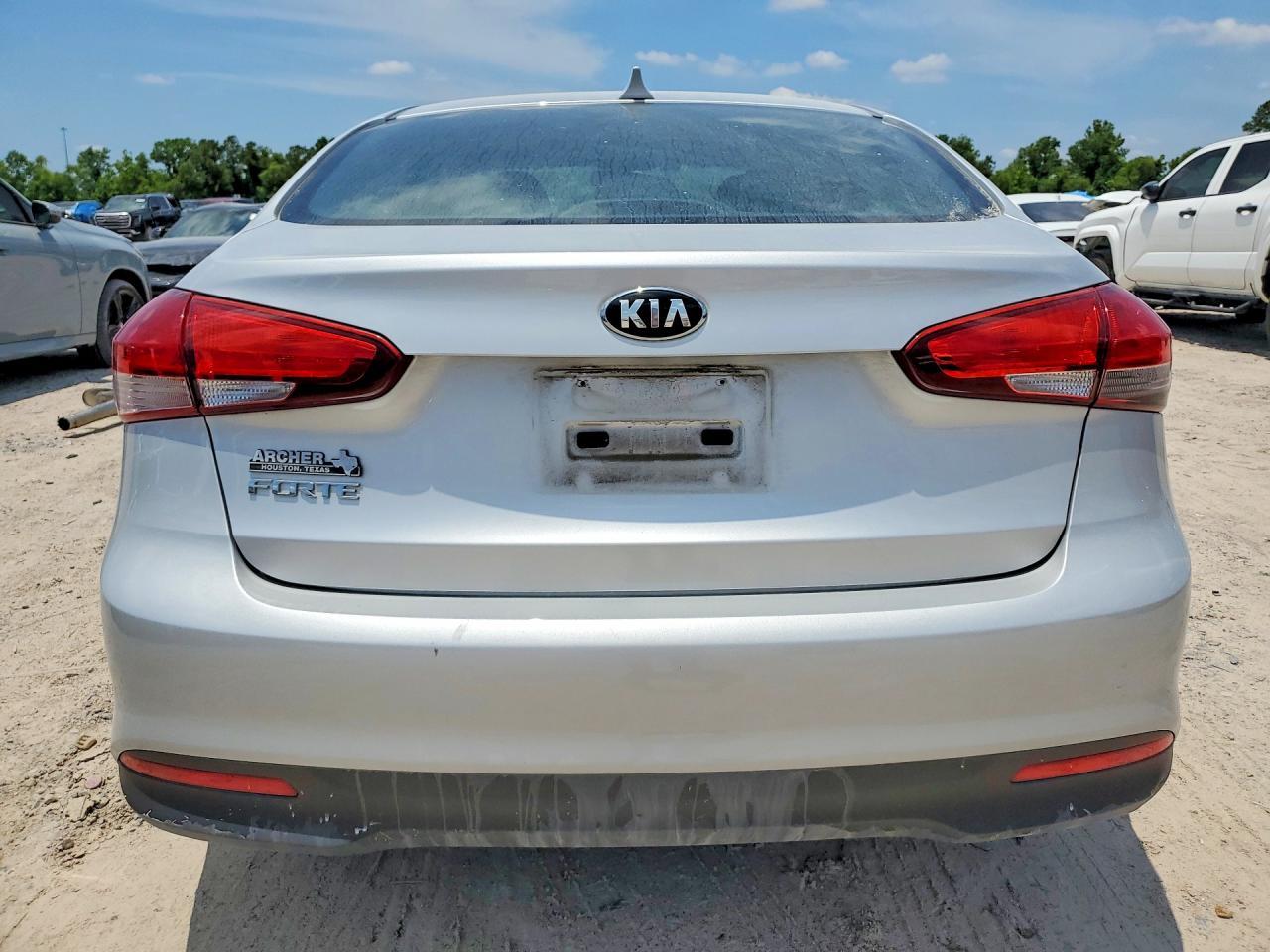 2017 Kia Forte Lx - Image 6