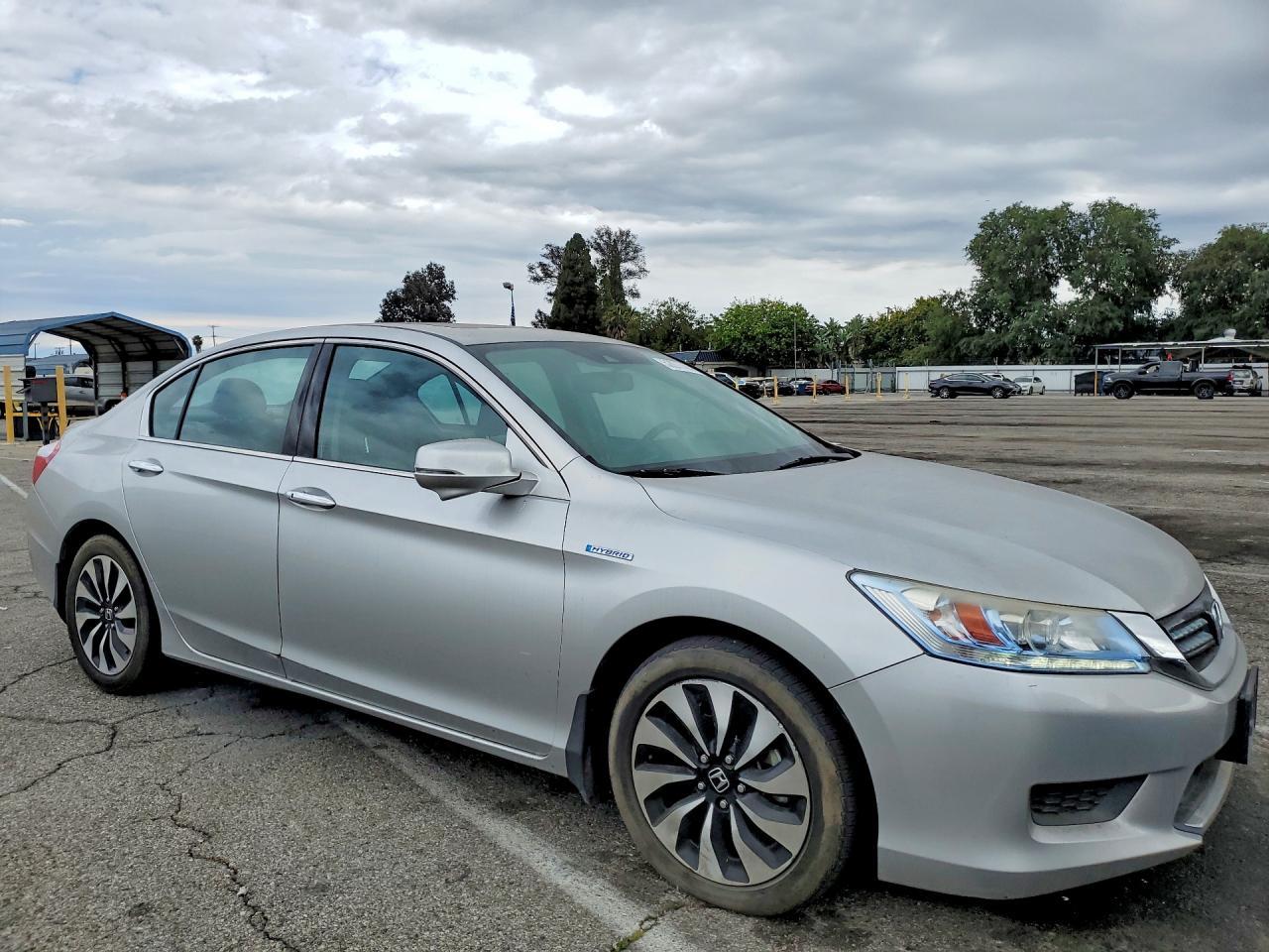 2014 Honda Accord Touring Hybrid - Фото 4