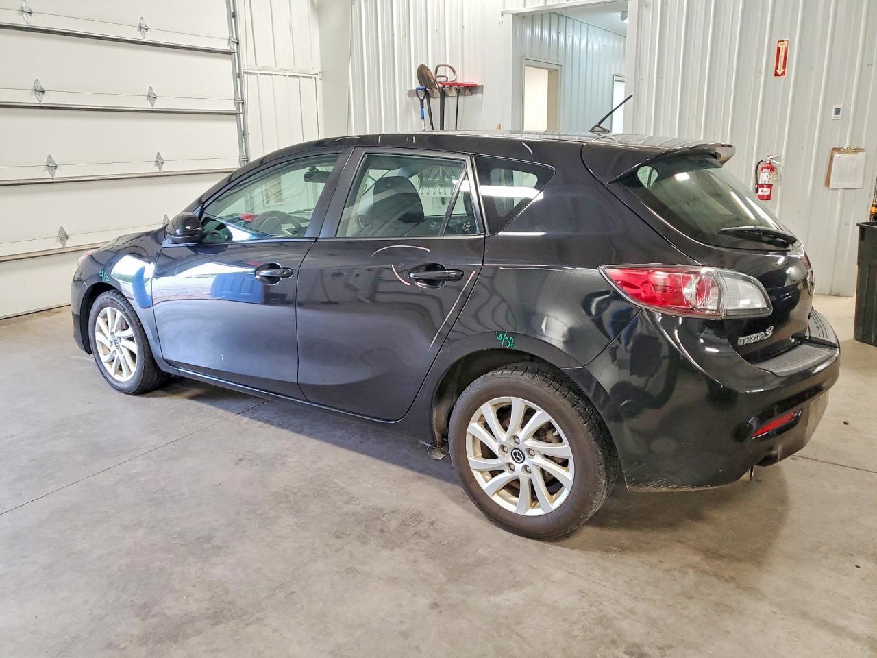 2013 Mazda 3 I - Image 2
