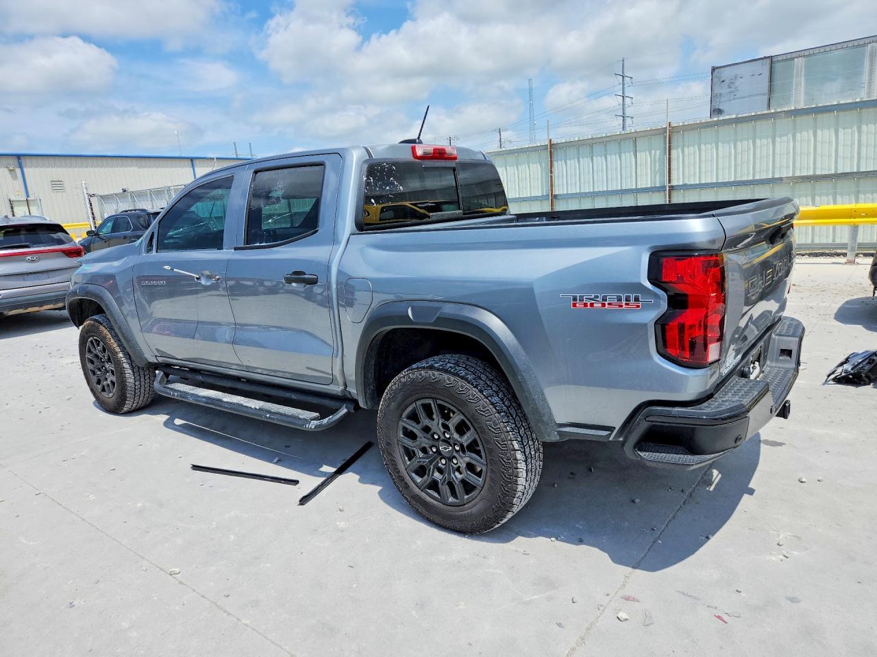 2025 Chevrolet Colorado Trail Boss - Image 2