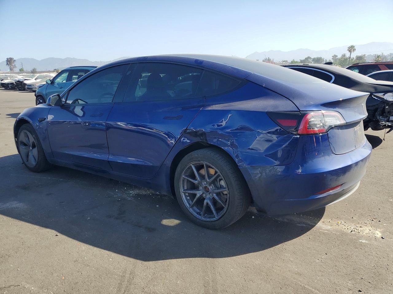 2022 Tesla Model 3 - Фото 2