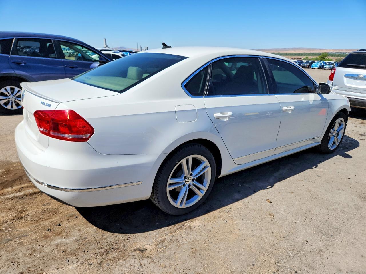 2015 Volkswagen Passat Sel - Фото 3