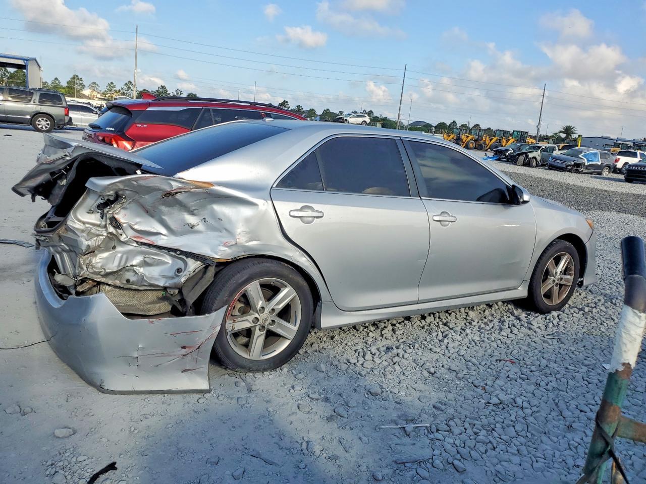 2012 Toyota Camry - Фото 3