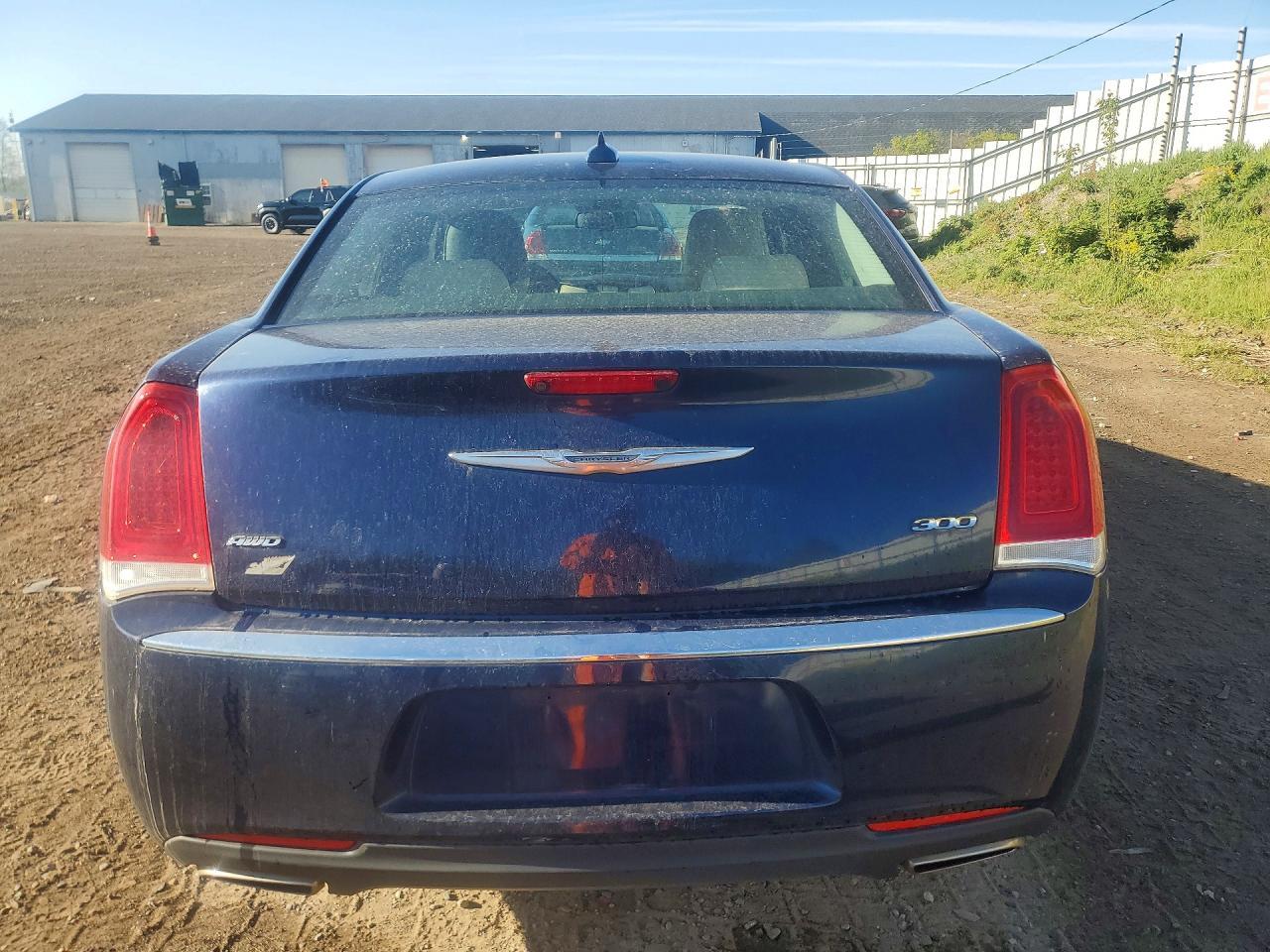 2017 Chrysler 300 Limited - Фото 6