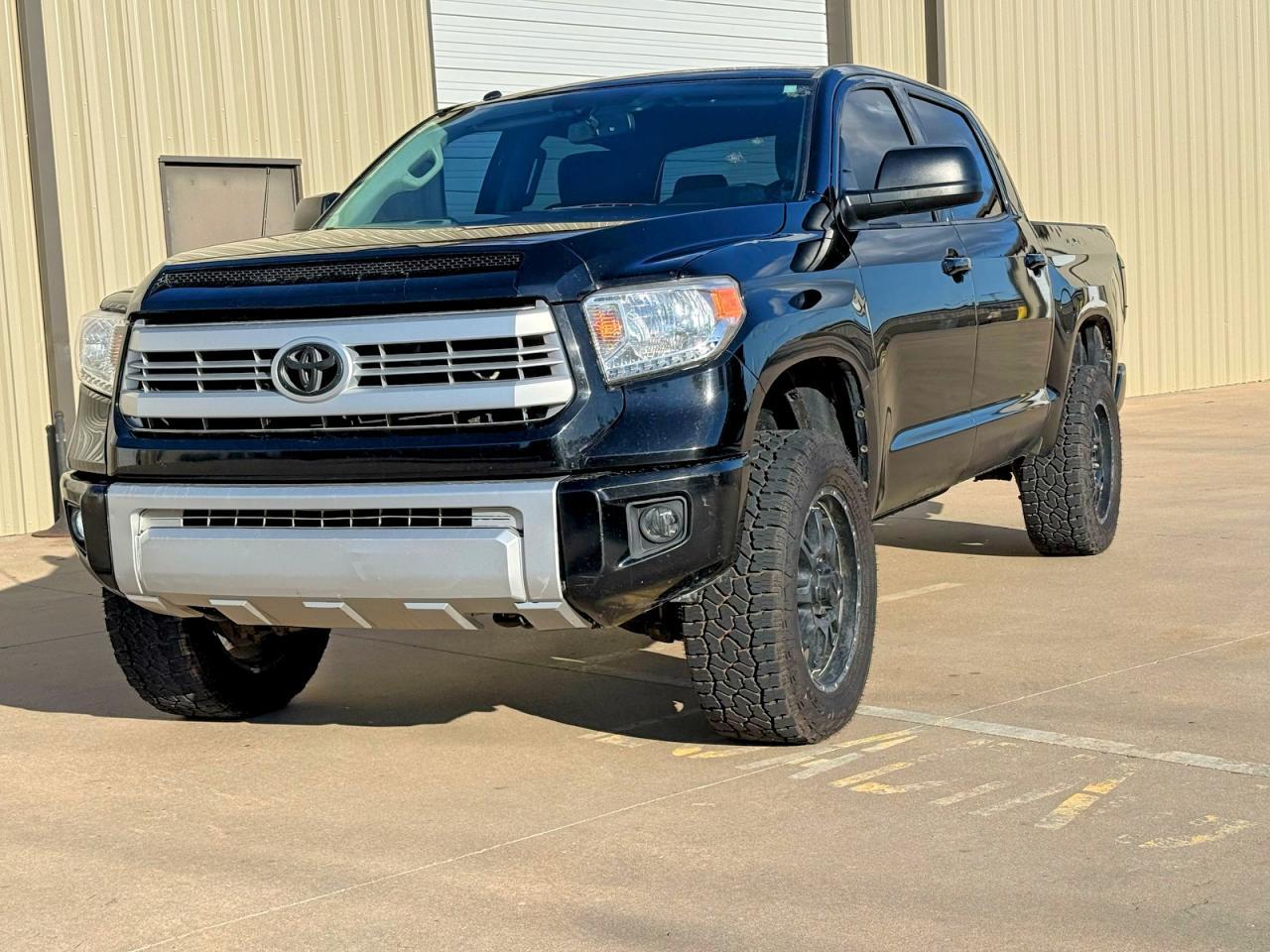 2015 Toyota Tundra Sr5 - Image 2