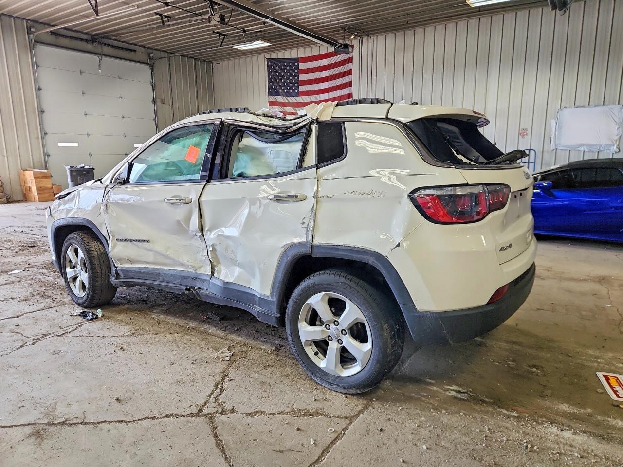 2018 Jeep Compass Latitude - Image 2