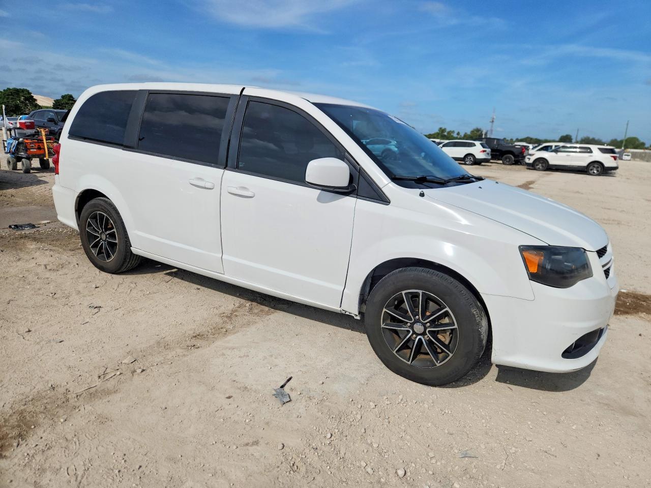 2018 Dodge Grand Caravan Gt - Image 4