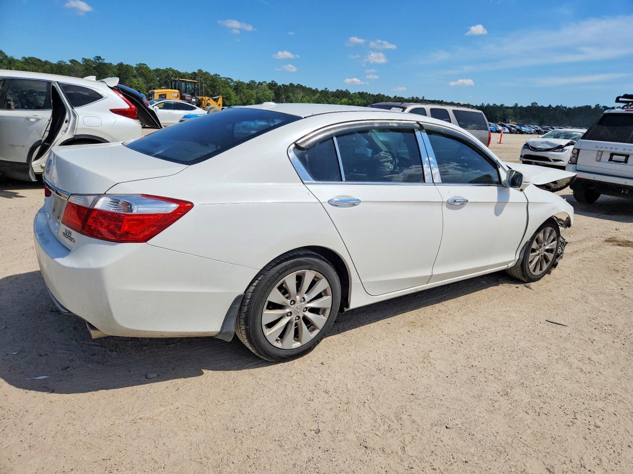 2015 Honda Accord Touring - Image 3