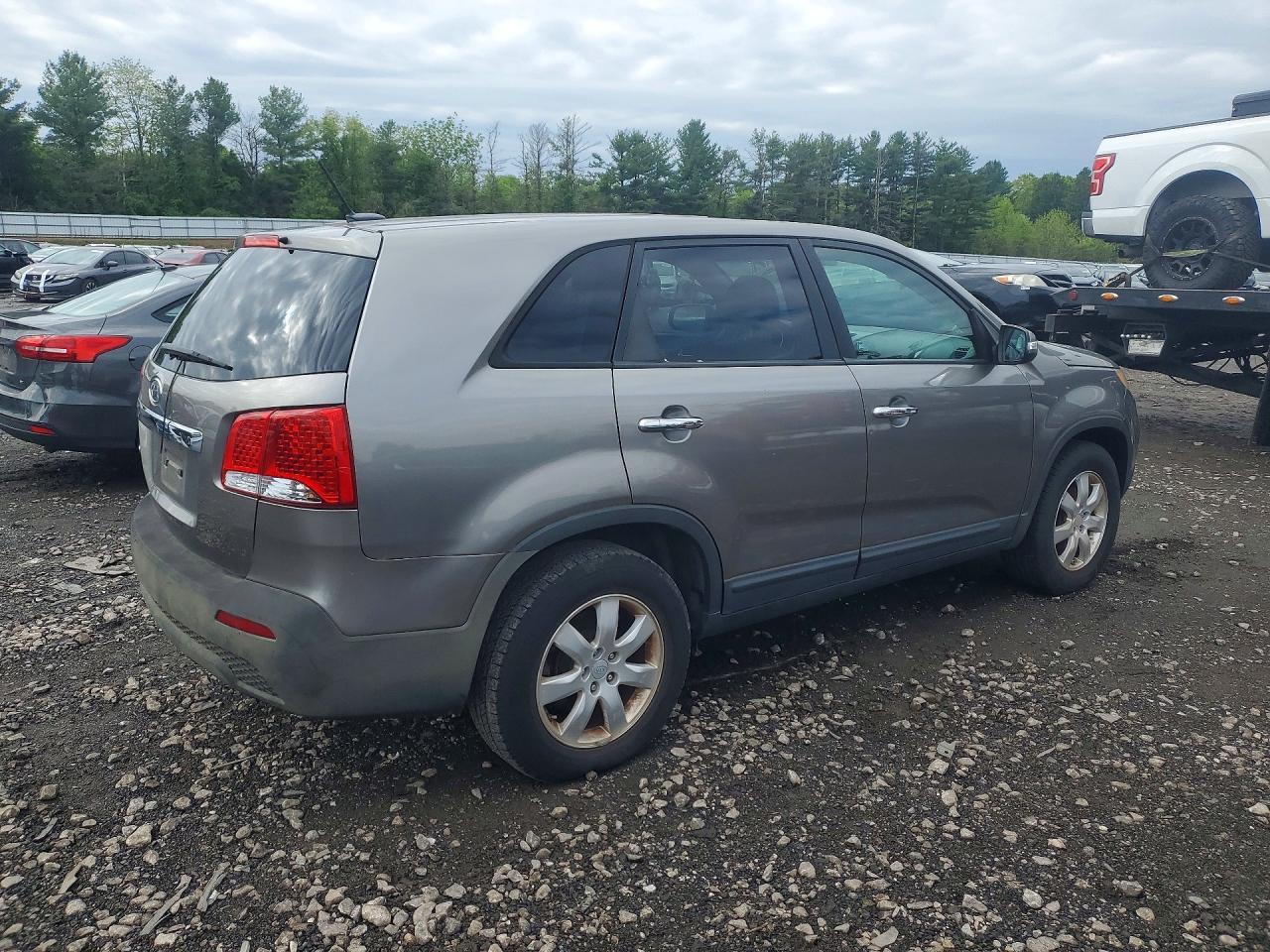 2011 Kia Sorento Lx - Image 3