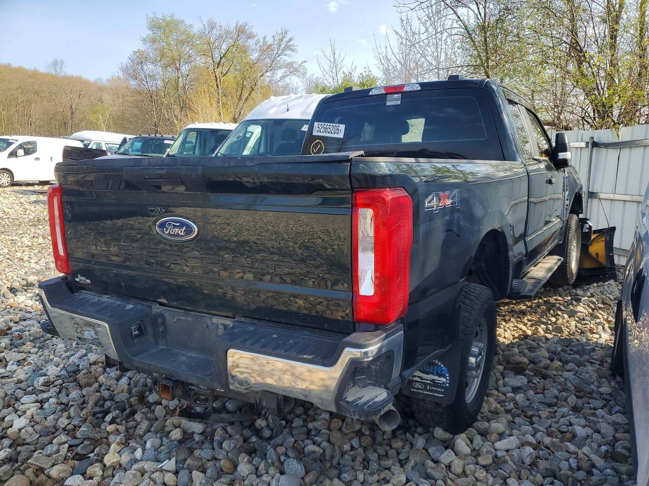 2024 Ford F250 Super Duty - Фото 3