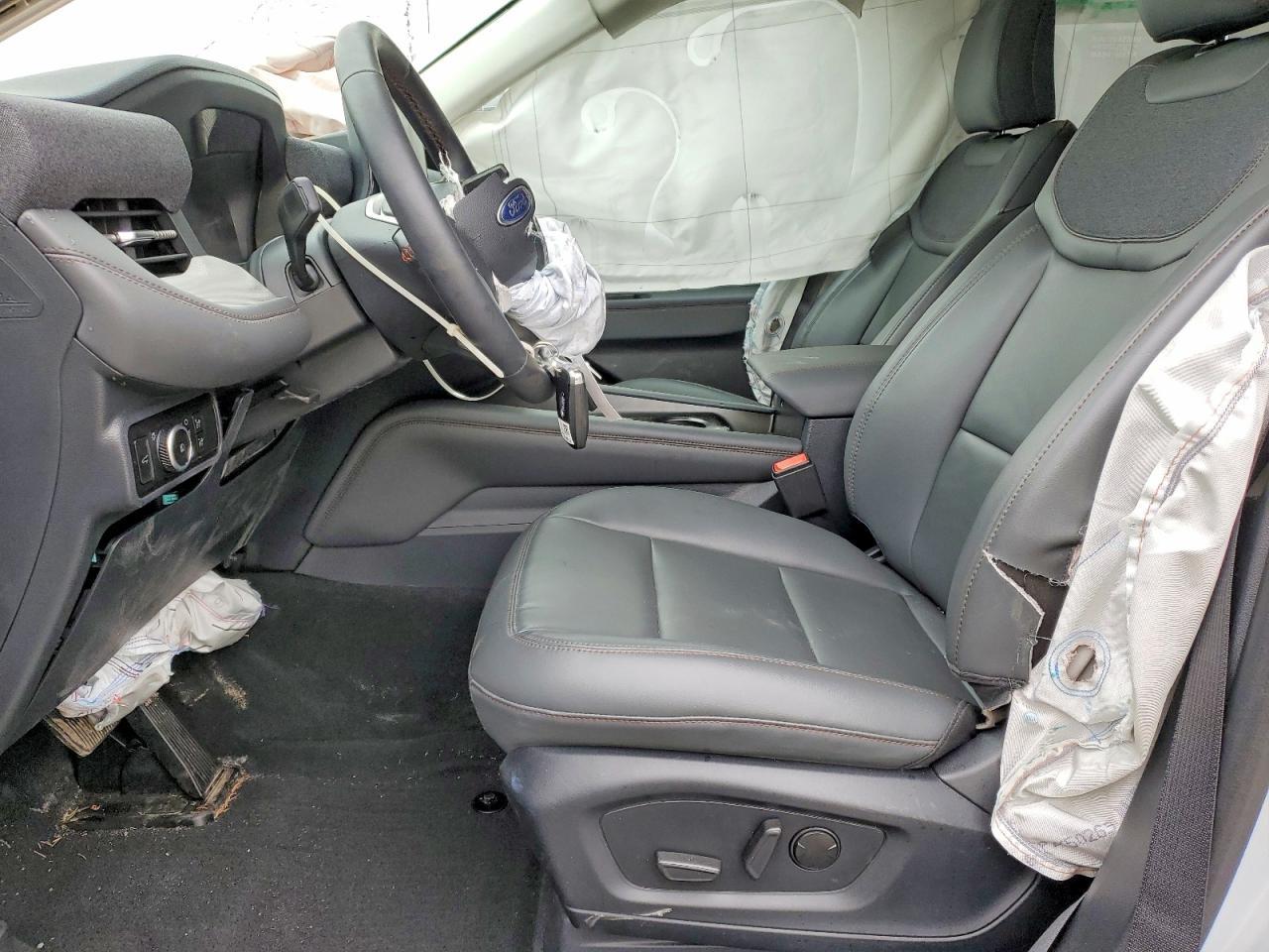 2025 Ford Explorer Active - Фото 7