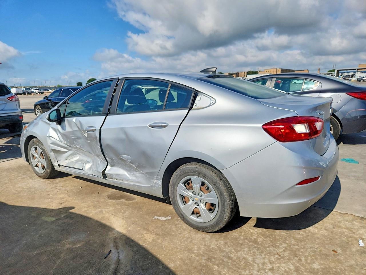 2018 Chevrolet Cruze Ls - Фото 2