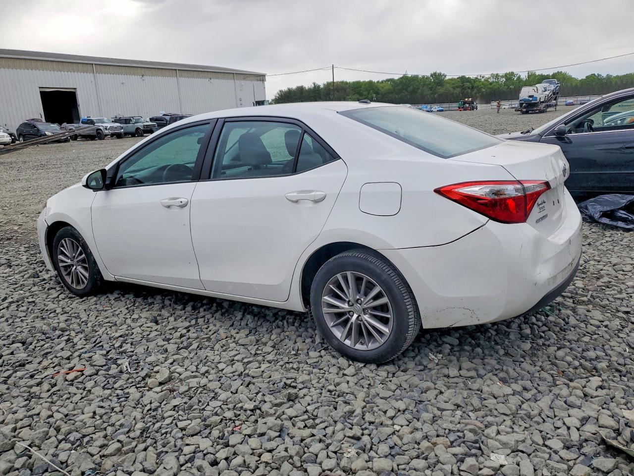 2015 Toyota Corolla Le Plus - Фото 2