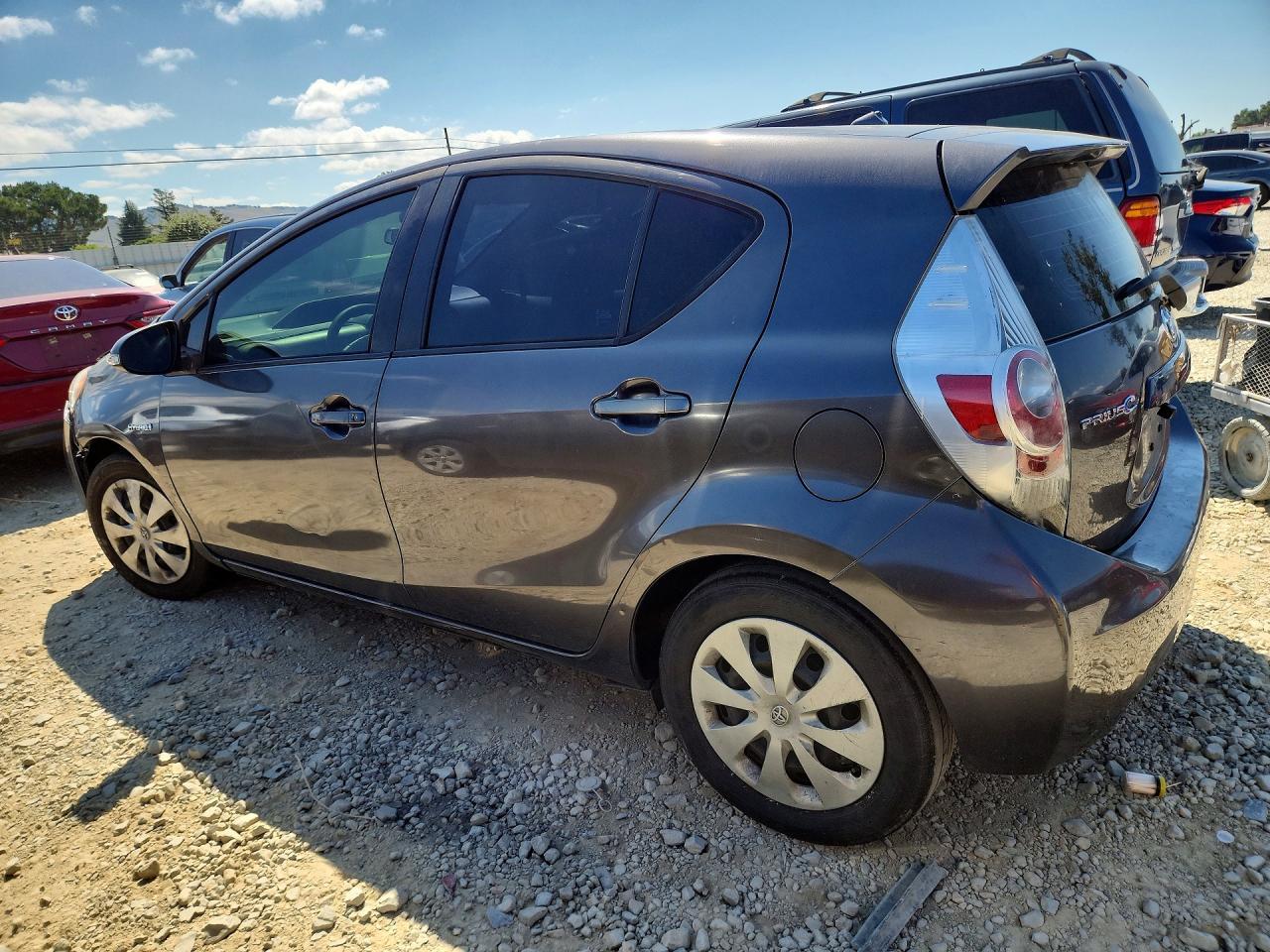 2014 Toyota Prius C One - Фото 2