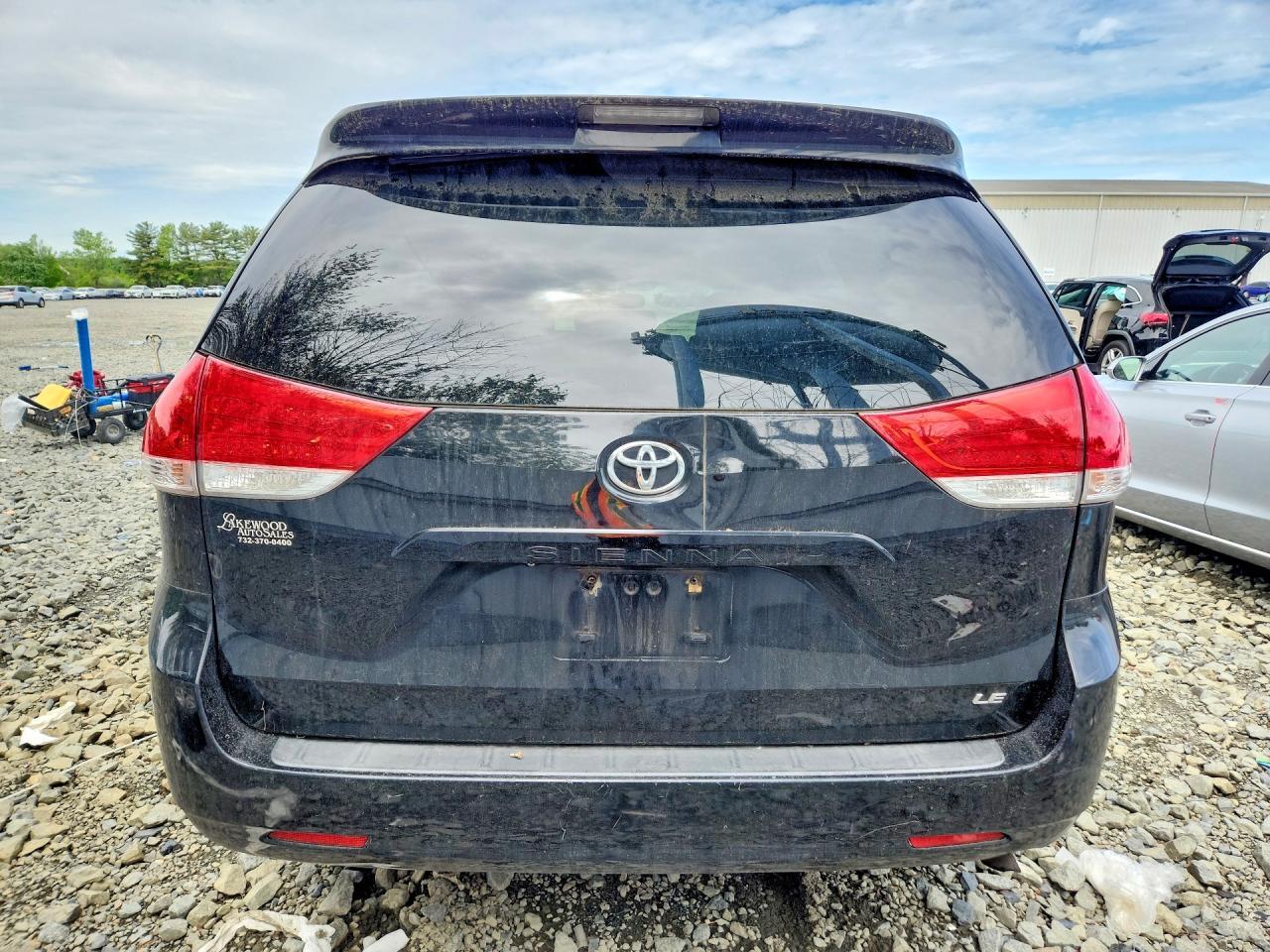2014 Toyota Sienna Le - Image 6