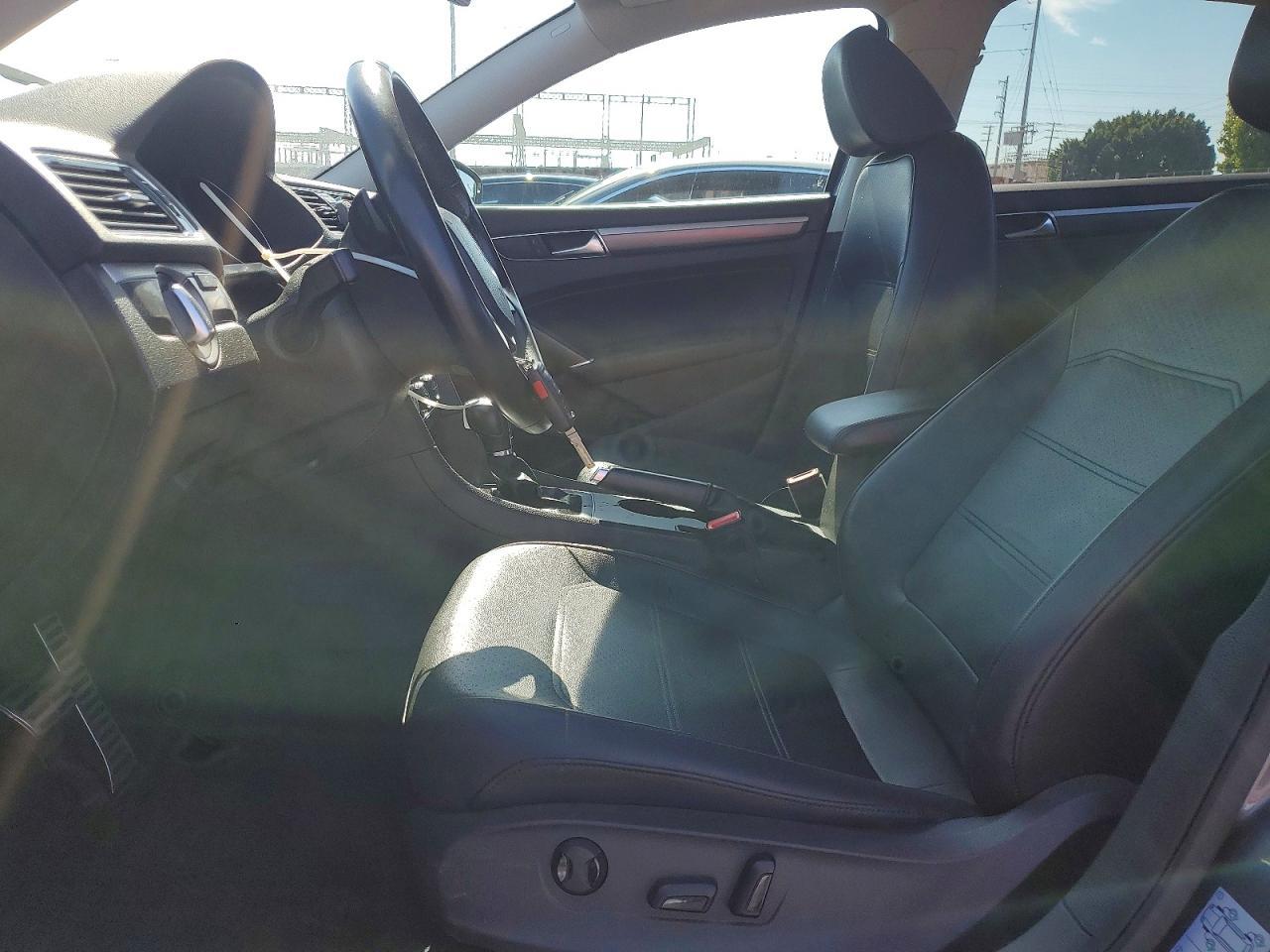 2018 Volkswagen Passat S - Image 7