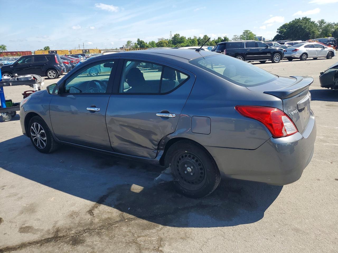 2019 Nissan Versa Sv - Image 2