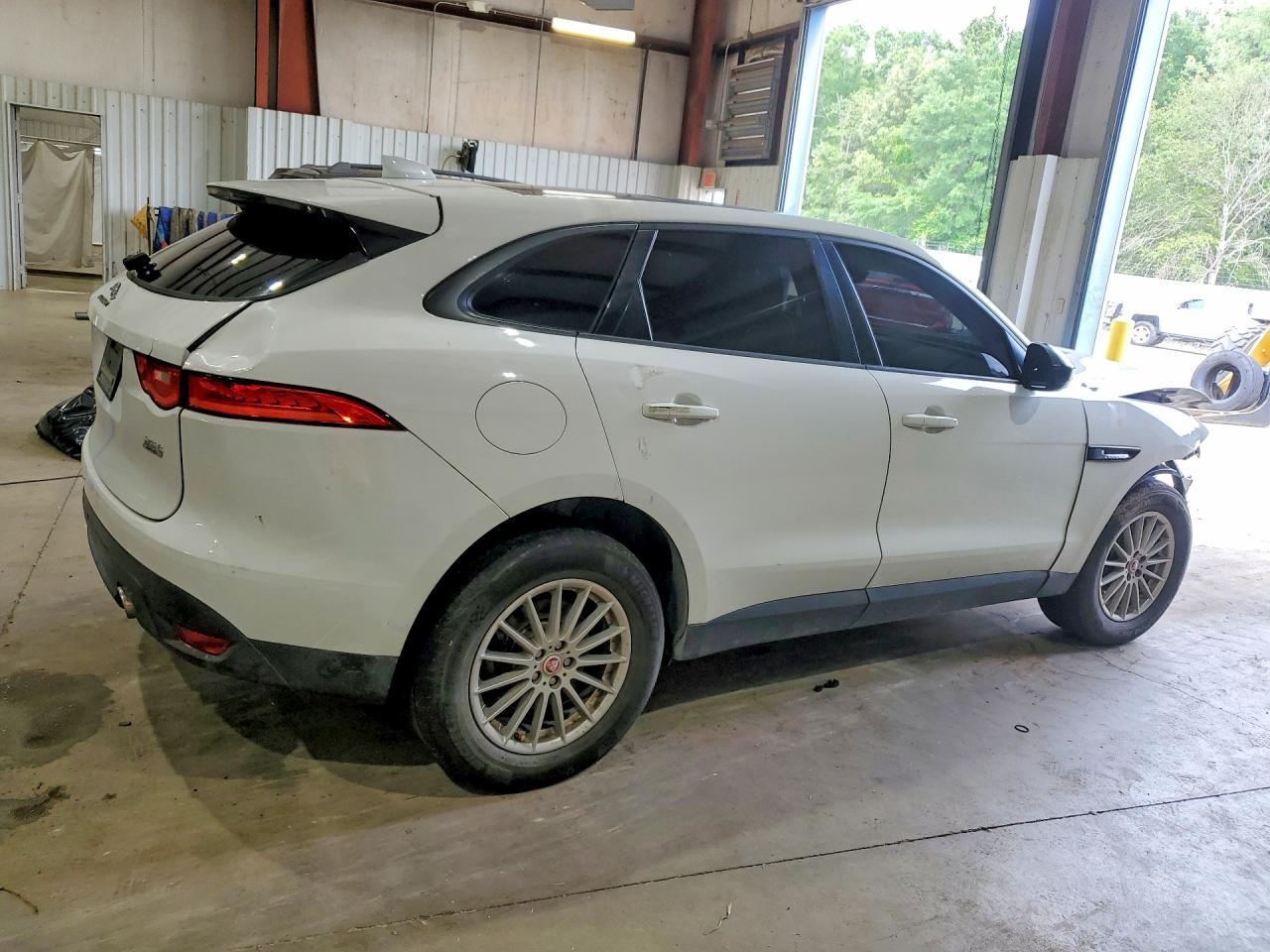 2017 Jaguar F-Pace - Фото 3
