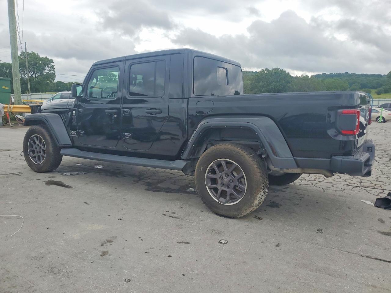 2022 Jeep Gladiator Overland - Image 2