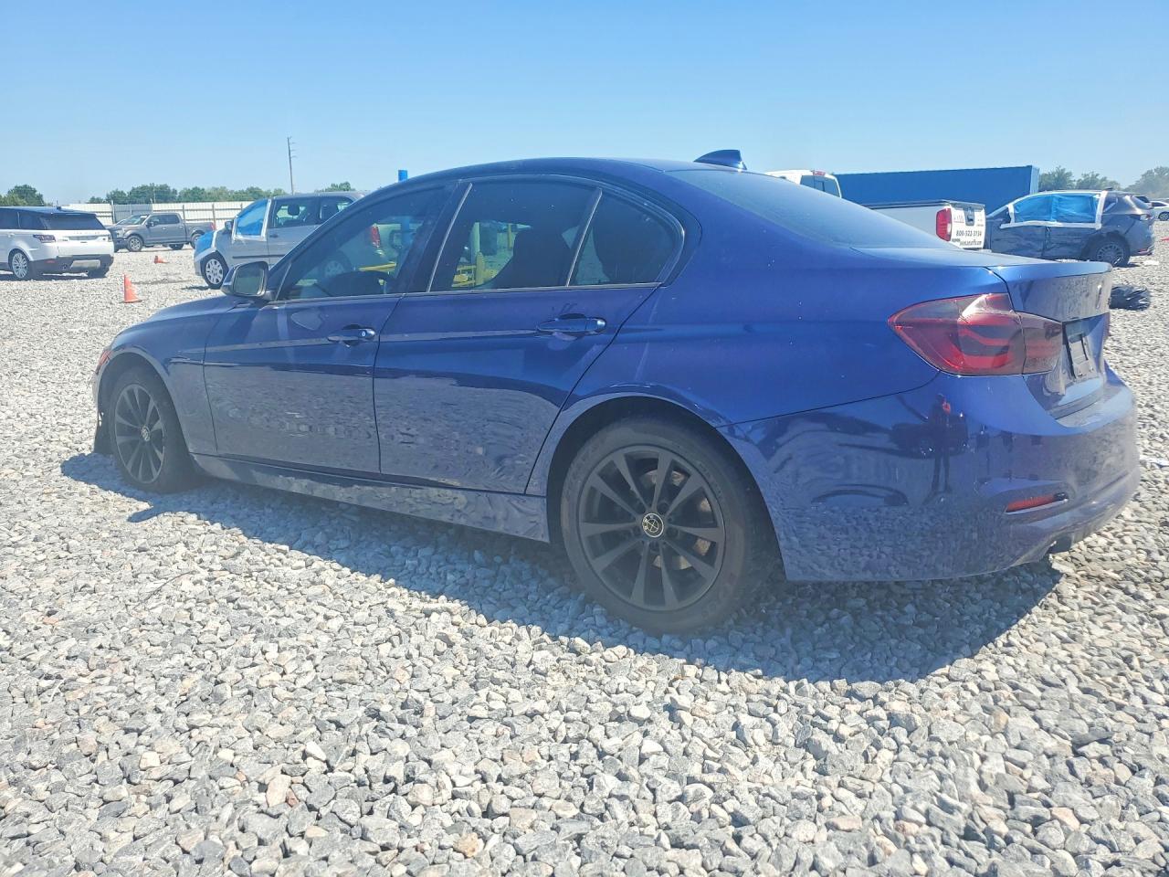 2018 BMW 320 I - Image 2