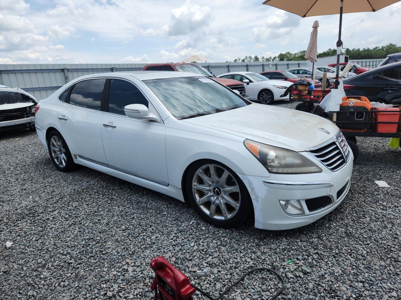 2013 Hyundai Equus Signature - Image 4