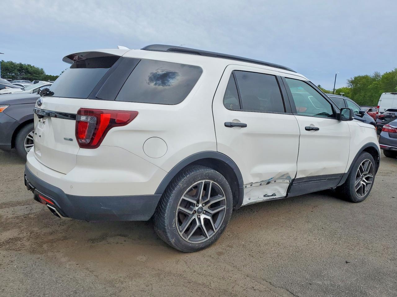 2016 Ford Explorer Sport - Фото 3