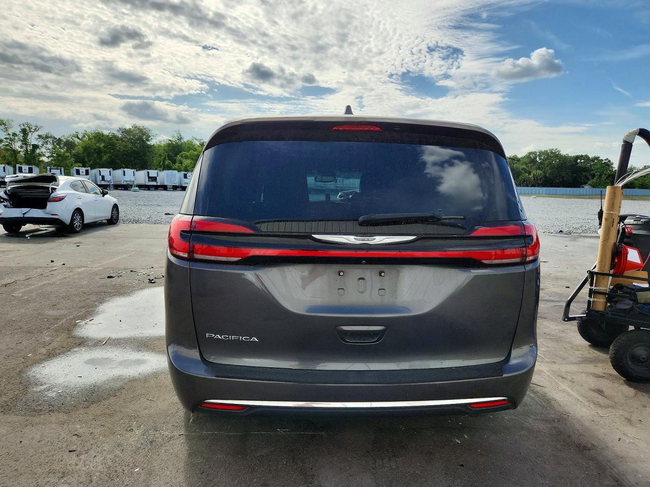 2022 Chrysler Pacifica Touring L - Фото 6