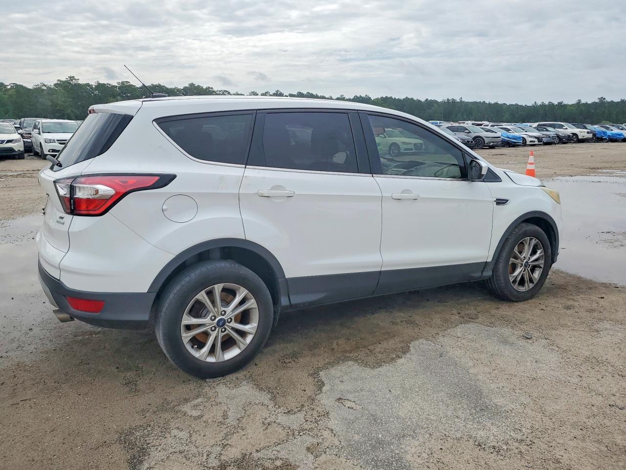 2017 Ford Escape - Image 3