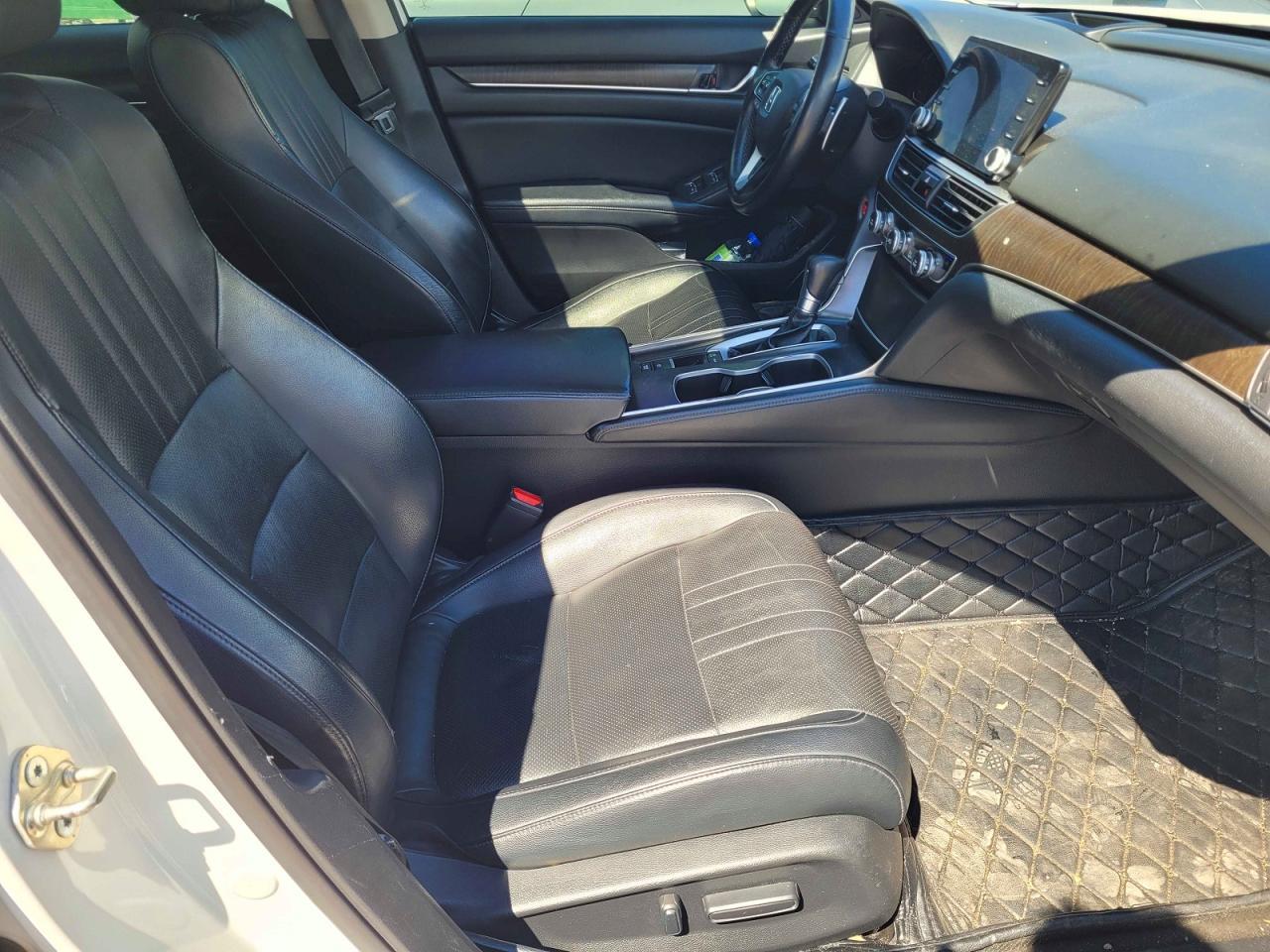 2018 Honda Accord Touring - Image 5