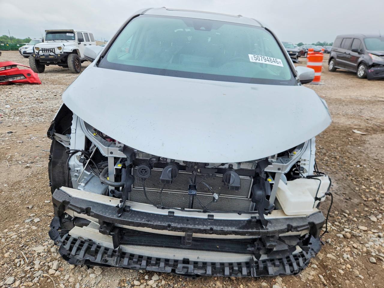 2022 Toyota Sienna Xle - Фото 5