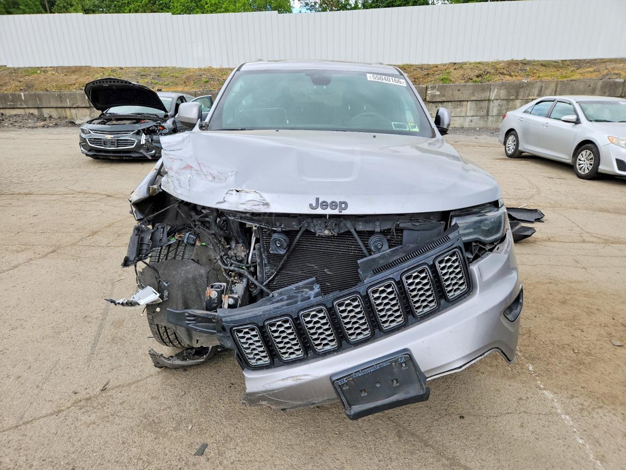 2020 Jeep Grand Cherokee Laredo - Image 5