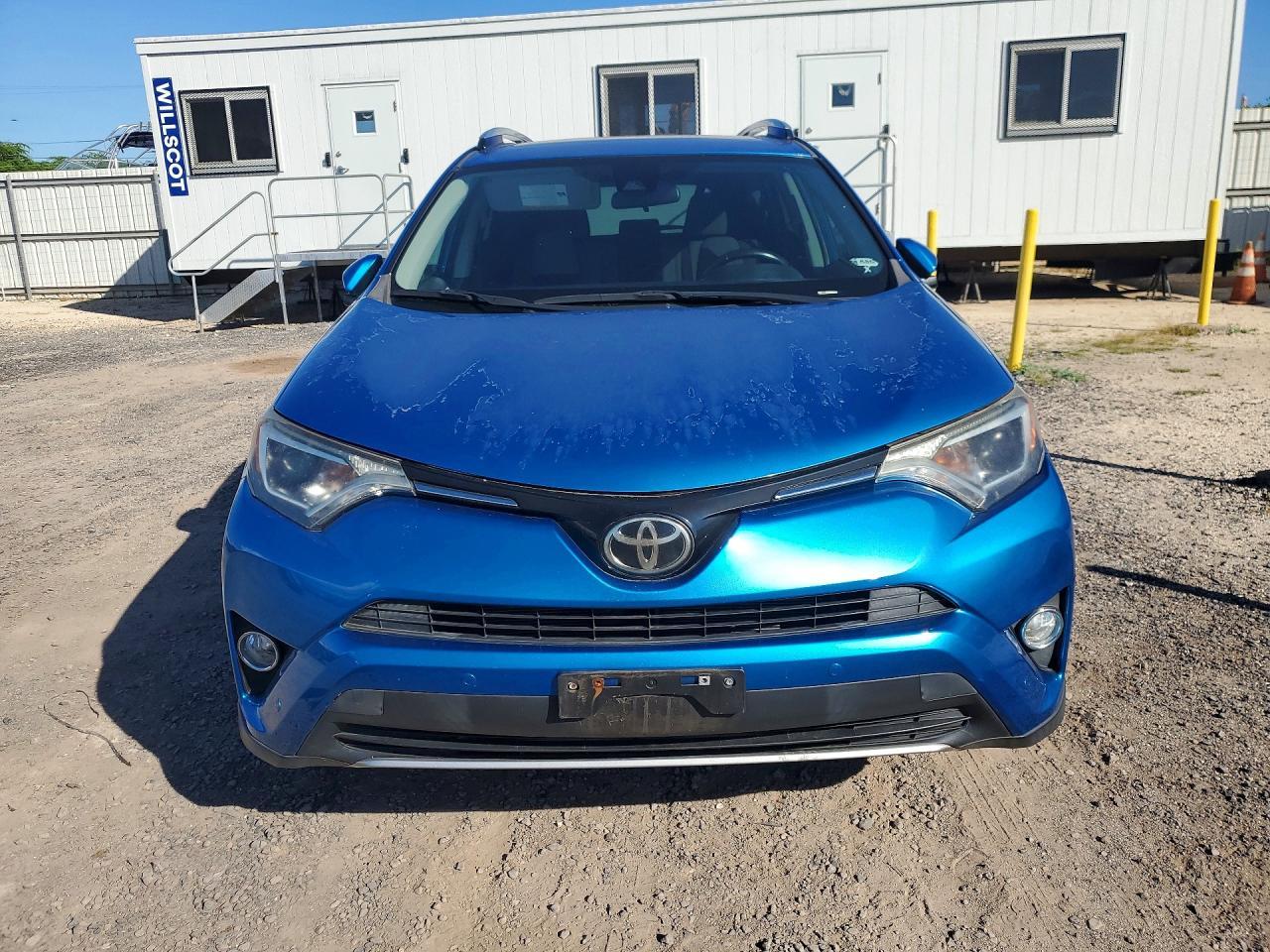 2017 Toyota Rav4 Xle - Image 5