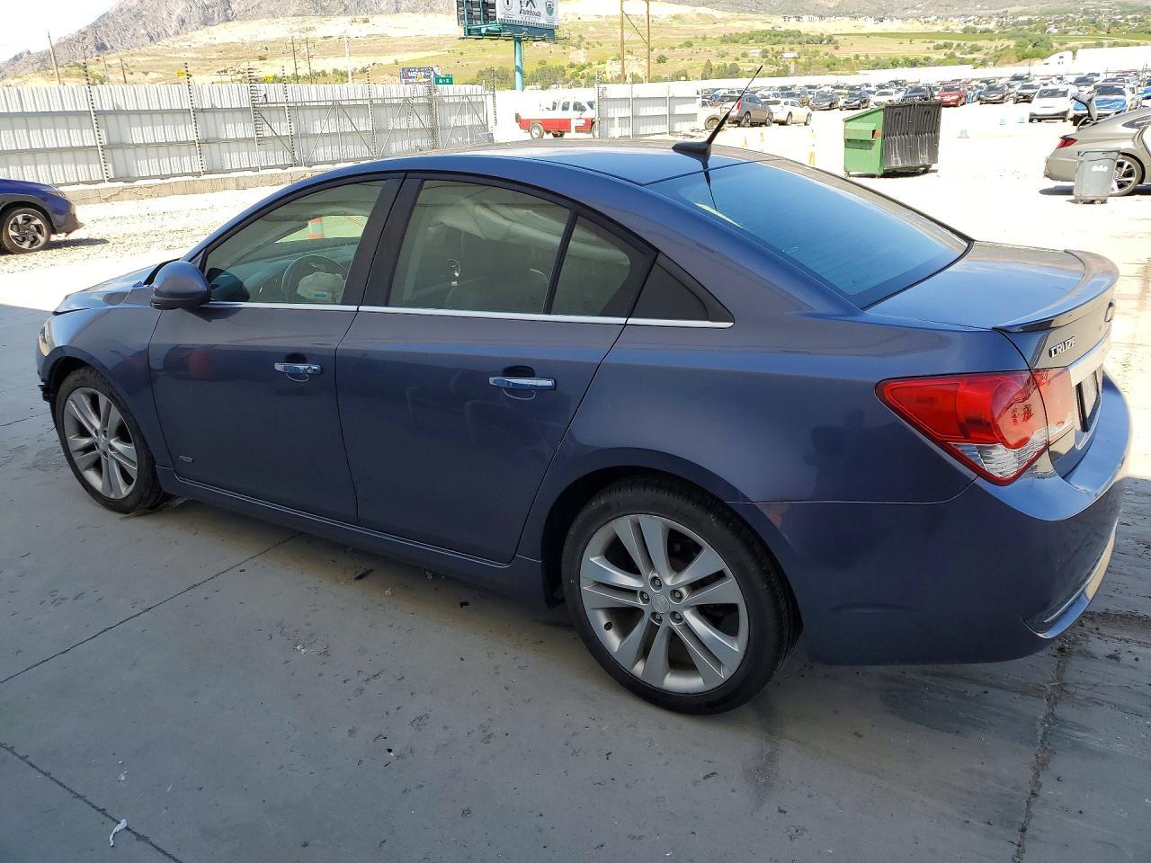 2013 Chev Cruze - Фото 2