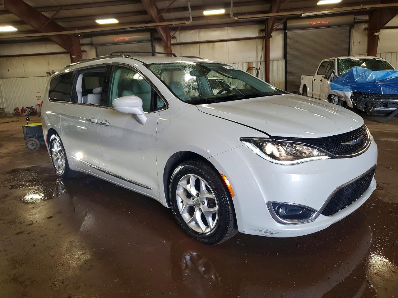 2019 Chrysler Pacifica Touring L - Фото 4