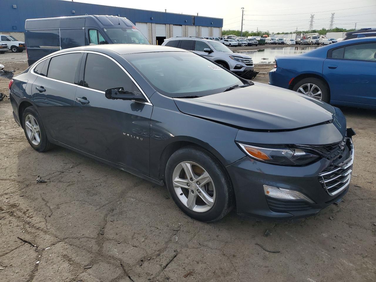 2021 Chevrolet Malibu Ls - Фото 4