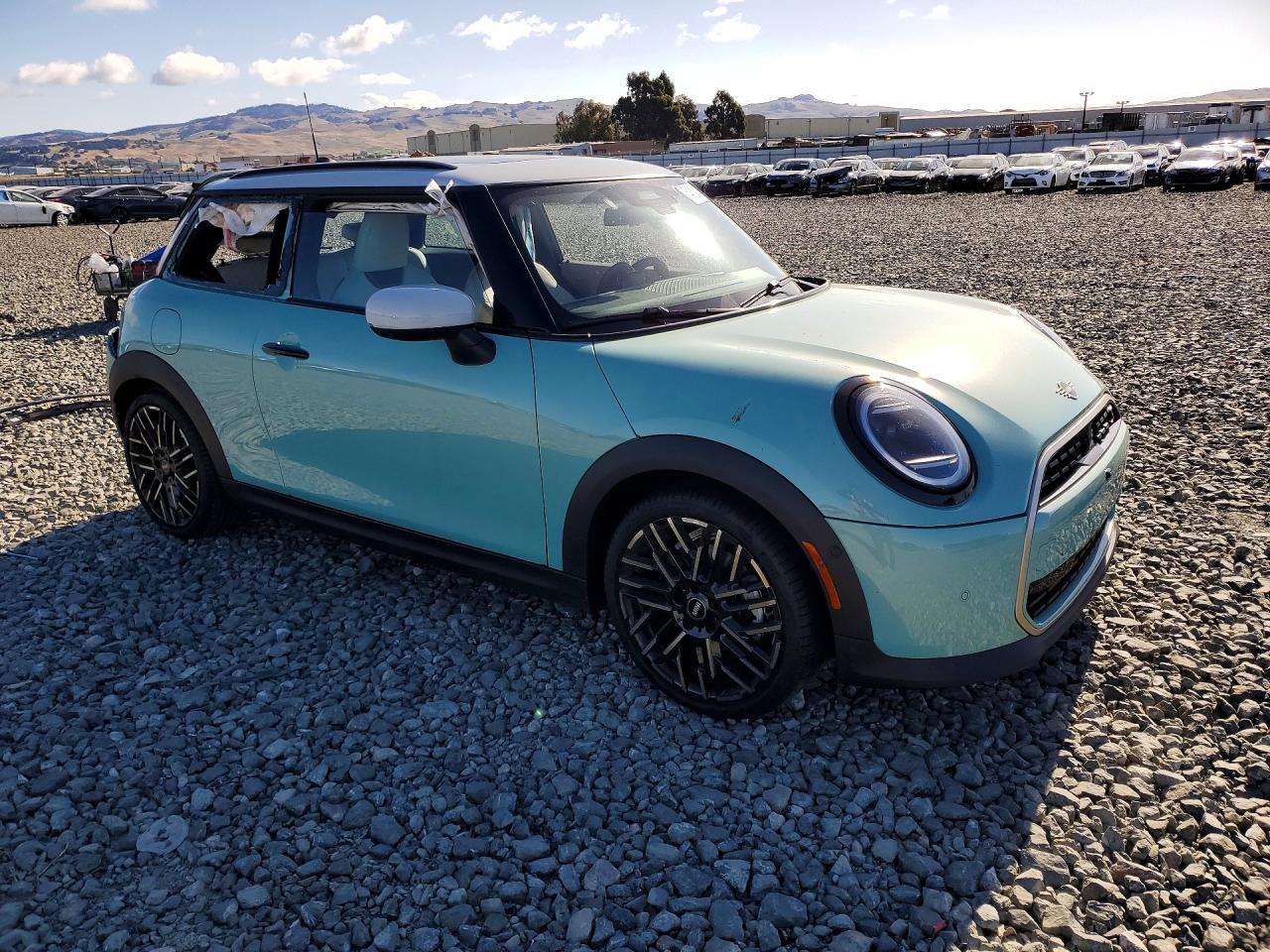 2025 Mini Cooper S - Image 4
