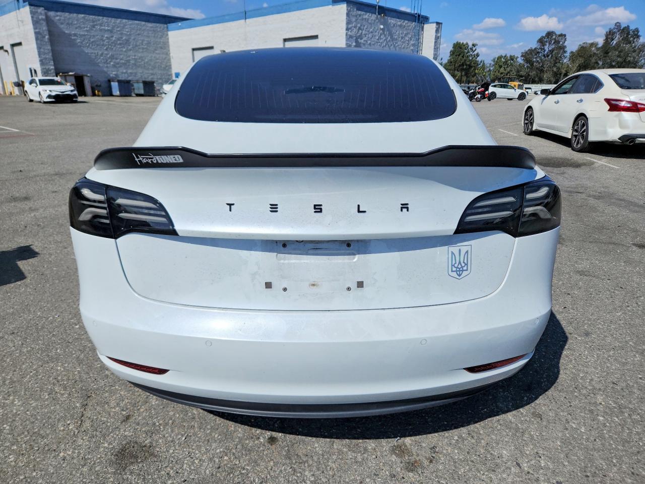 2018 Tesla Model 3 - Фото 6