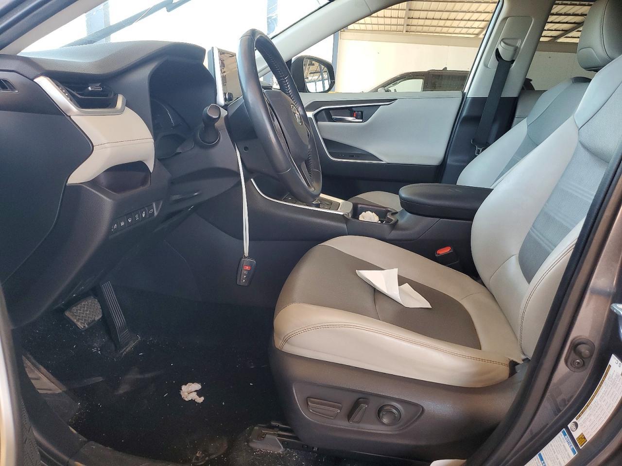 2020 Toyota Rav4 Limited - Image 7