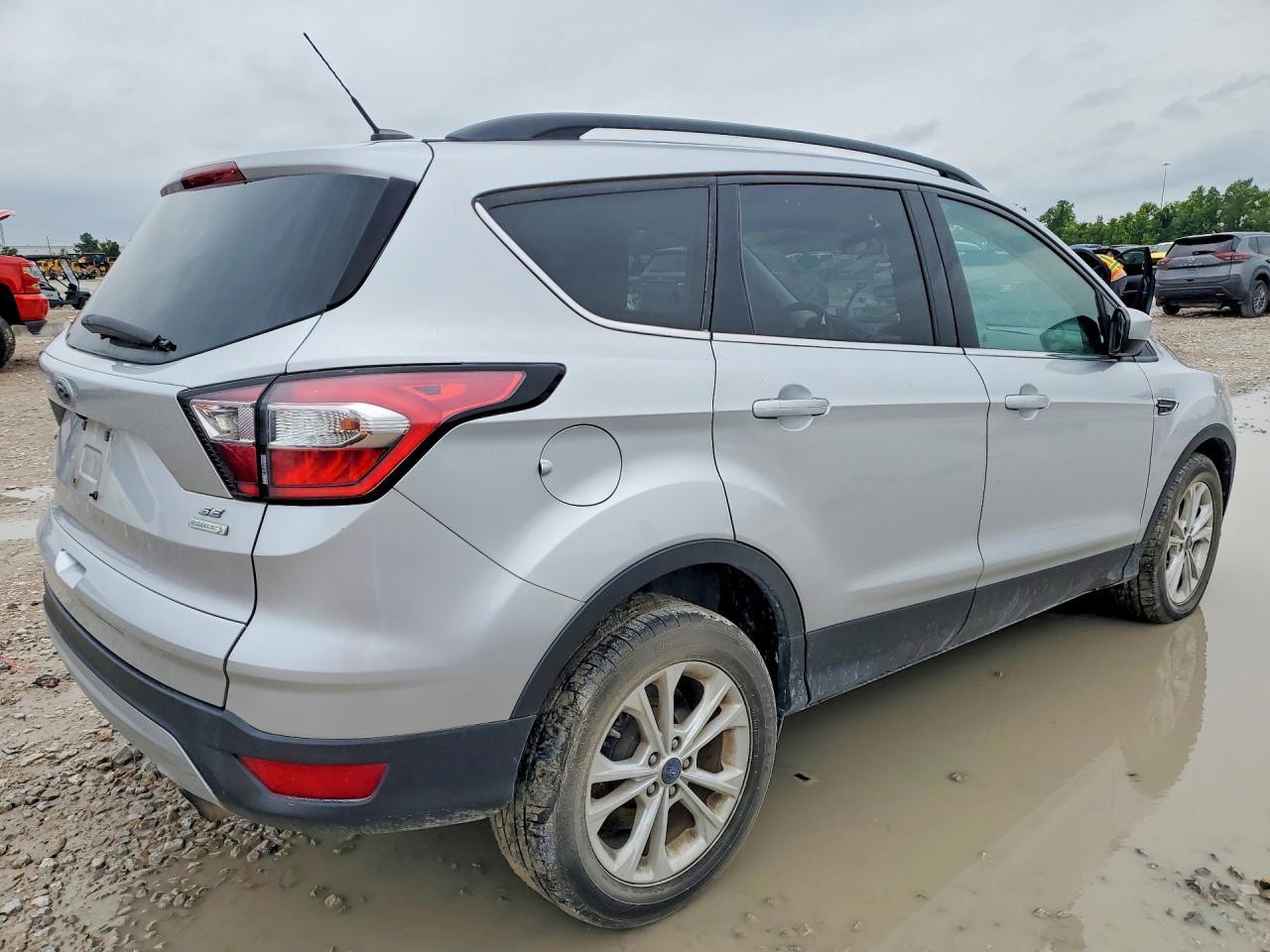 2018 Ford Escape Se - Фото 3