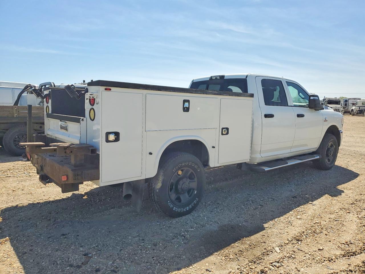 2023 Ram 3500 Tradesman - Фото 3