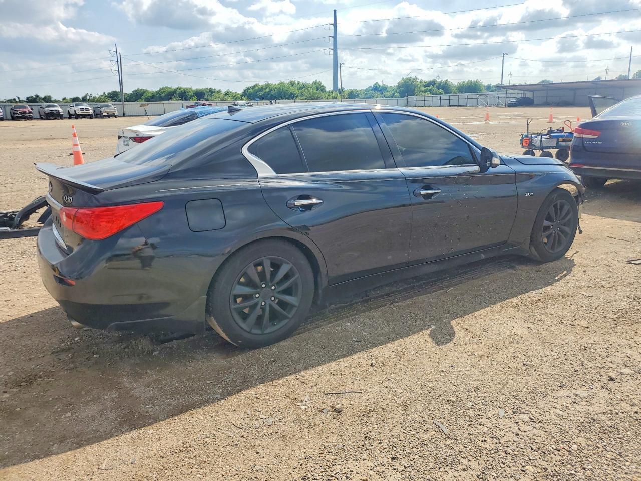 2017 Infiniti Q50 3.0T Premium - Фото 3