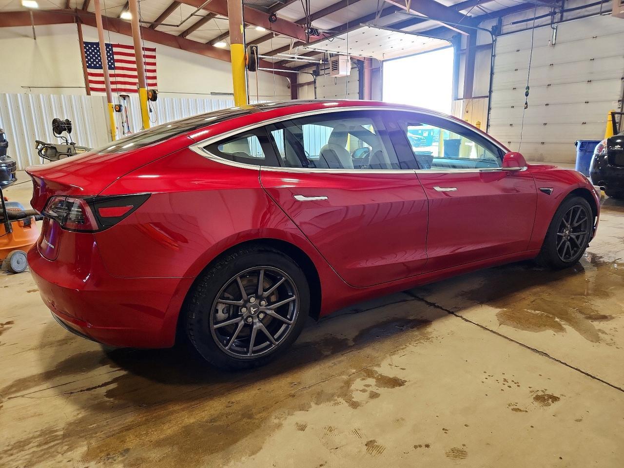 2018 Tesla Model 3 - Image 3