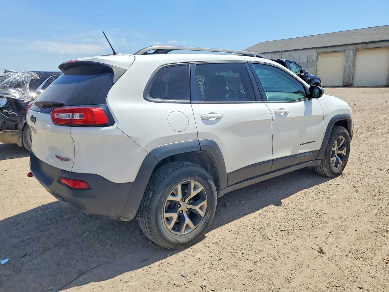 2015 Jeep Cherokee Trailhawk - Image 3
