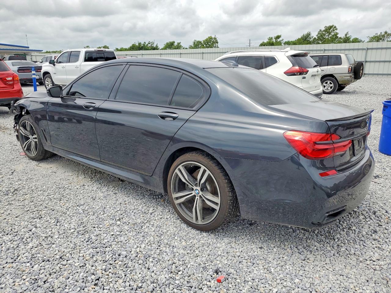 2019 BMW 740 I - Фото 2